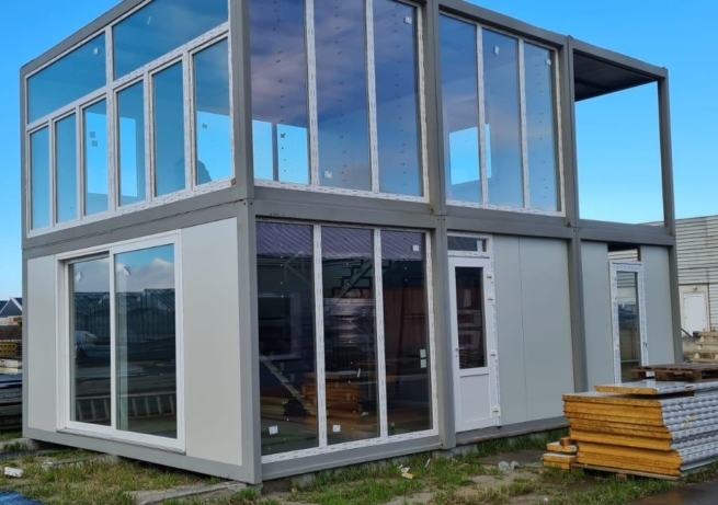 Vernooy units geschakeld en gestapeld